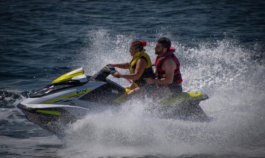 Un touriste fait un plongeon involontaire en jet ski : la dolce vita à l’italienne !