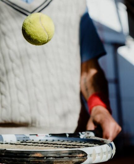 Un joueur de tennis contrôlé antidopage… en plein match ! L’histoire insolite qui secoue le tennis mondial