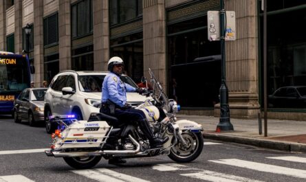 Une moto-fusée suisse ultra-rare contrôlée près de Lyon : les gendarmes n'en reviennent pas !