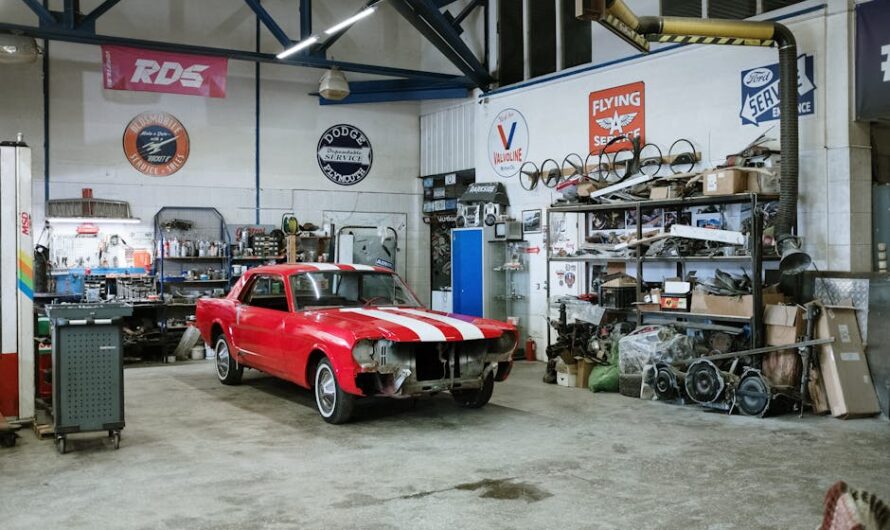 Il transforme sa 2CV en Batmobile : ce garagiste varois est le Batman qu’on n’attendait pas !