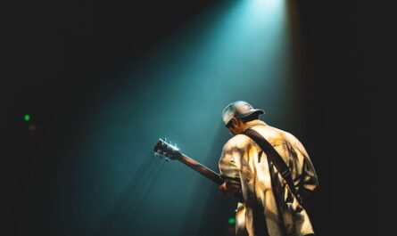 Mamies Rock'n'Roll : Quand les grands-mères s'emparent des guitares électriques et font trembler les scènes de France !