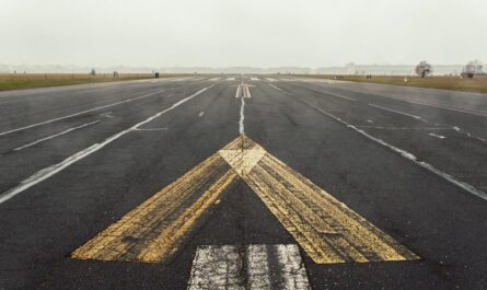 Quand des Bretons envahissent un aéroport avant de conquérir New York : répétition générale sur le tarmac !